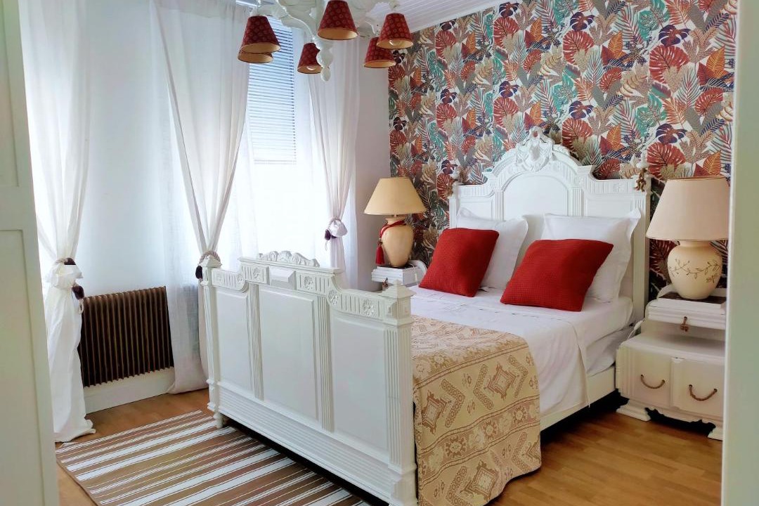 Photo of Bedroom in Lens