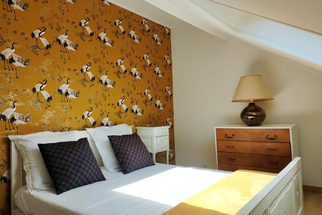 Photo of Bedroom in Lens