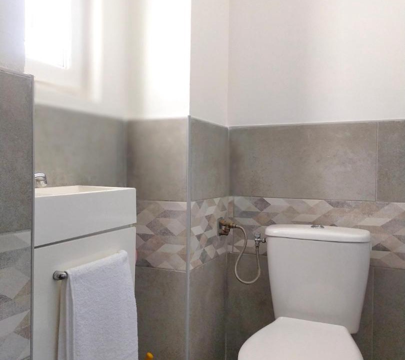 Photo of Bathroom in Lens