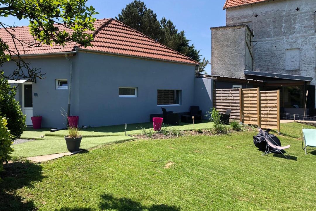 Photo of Others in Pernois