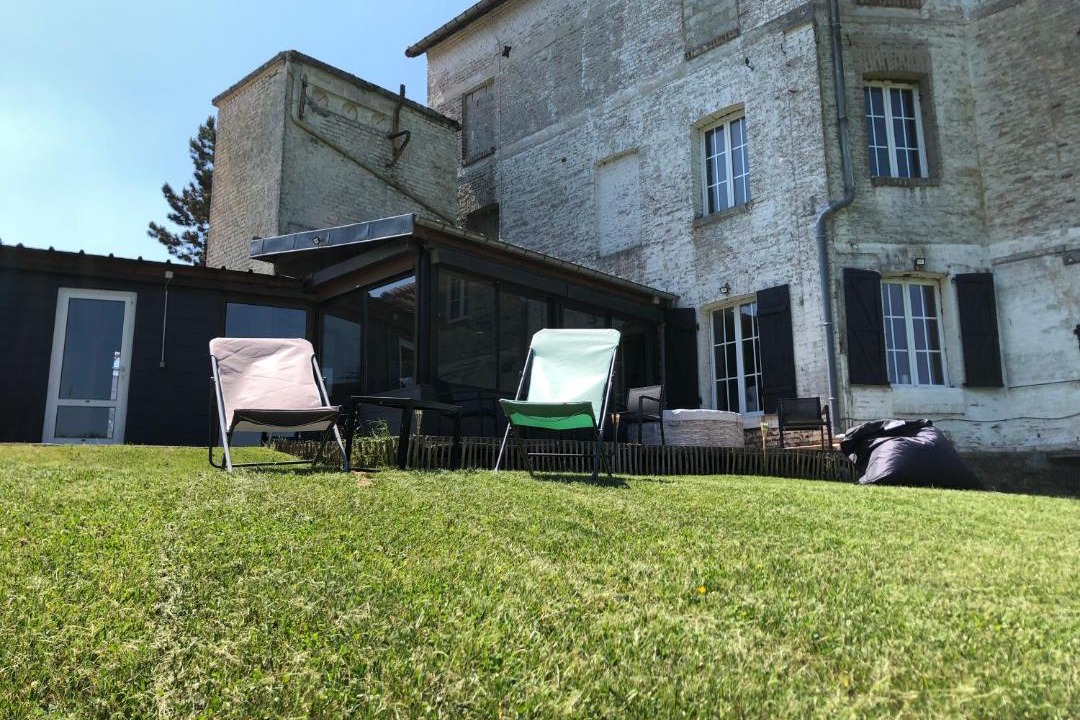 Photo of Others in Pernois