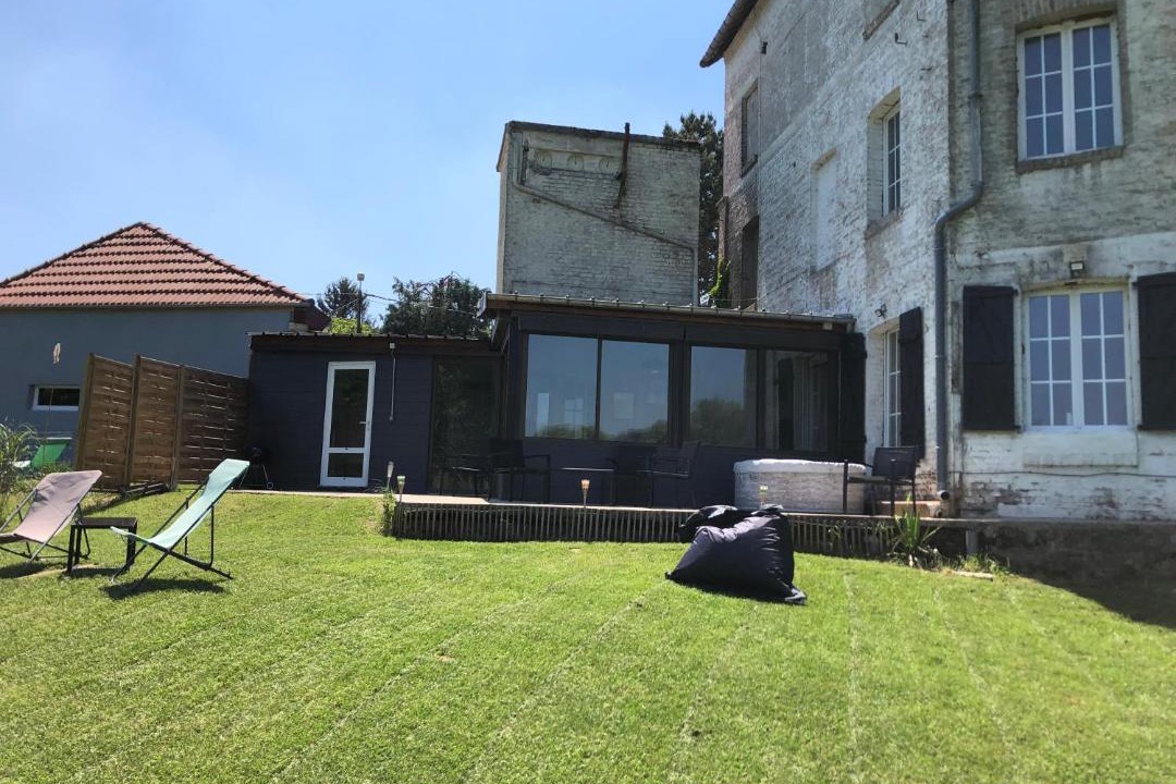 Photo of Others in Pernois