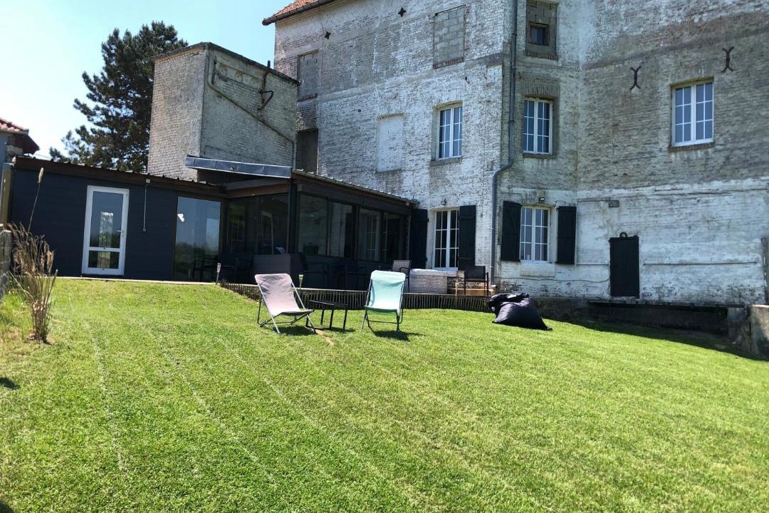 Photo of Others in Pernois