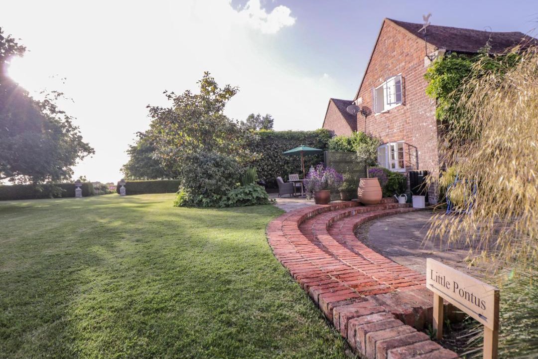 Photo of Others in Bilting