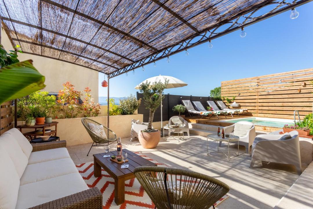 Photo of Patio Balcony in Pourrieres