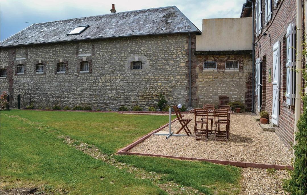 Photo of Others in Trie-Chateau
