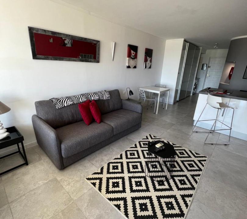 Photo of Others in Cul de Sac