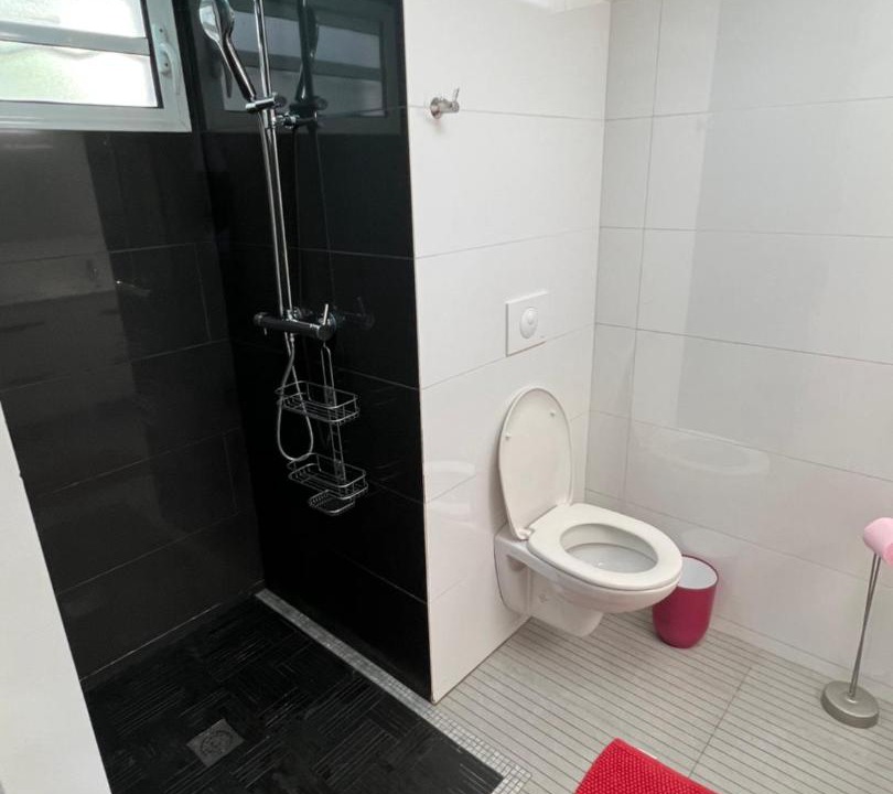 Photo of Others in Cul de Sac