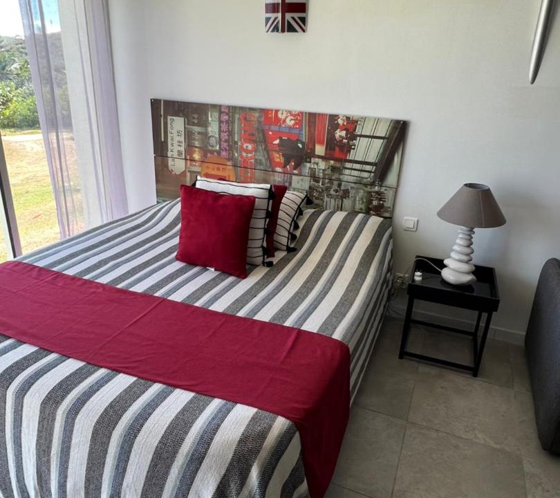 Photo of Others in Cul de Sac