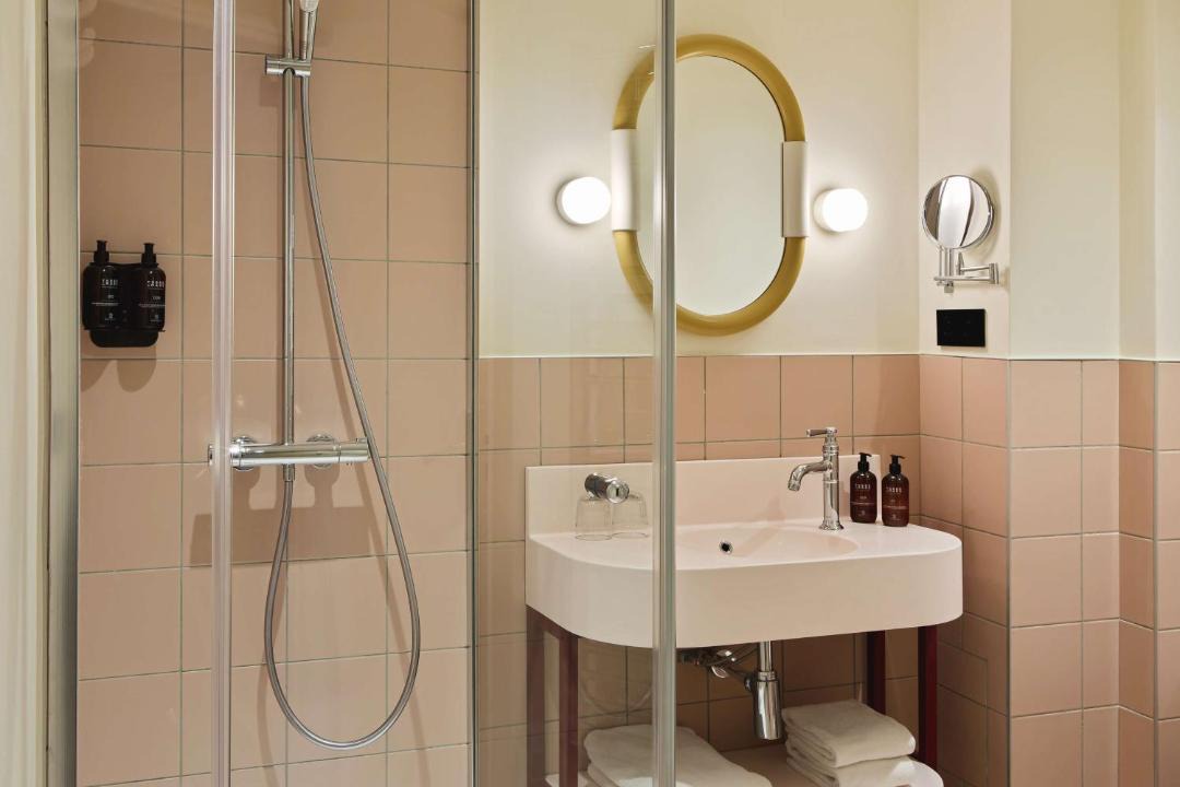 Photo of Bathroom in Quartier de la Plaine-de-Monceaux