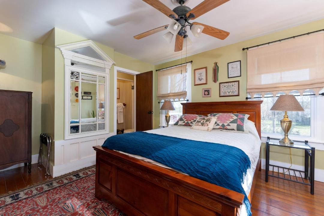 Photo of Bedroom in Saratoga Springs