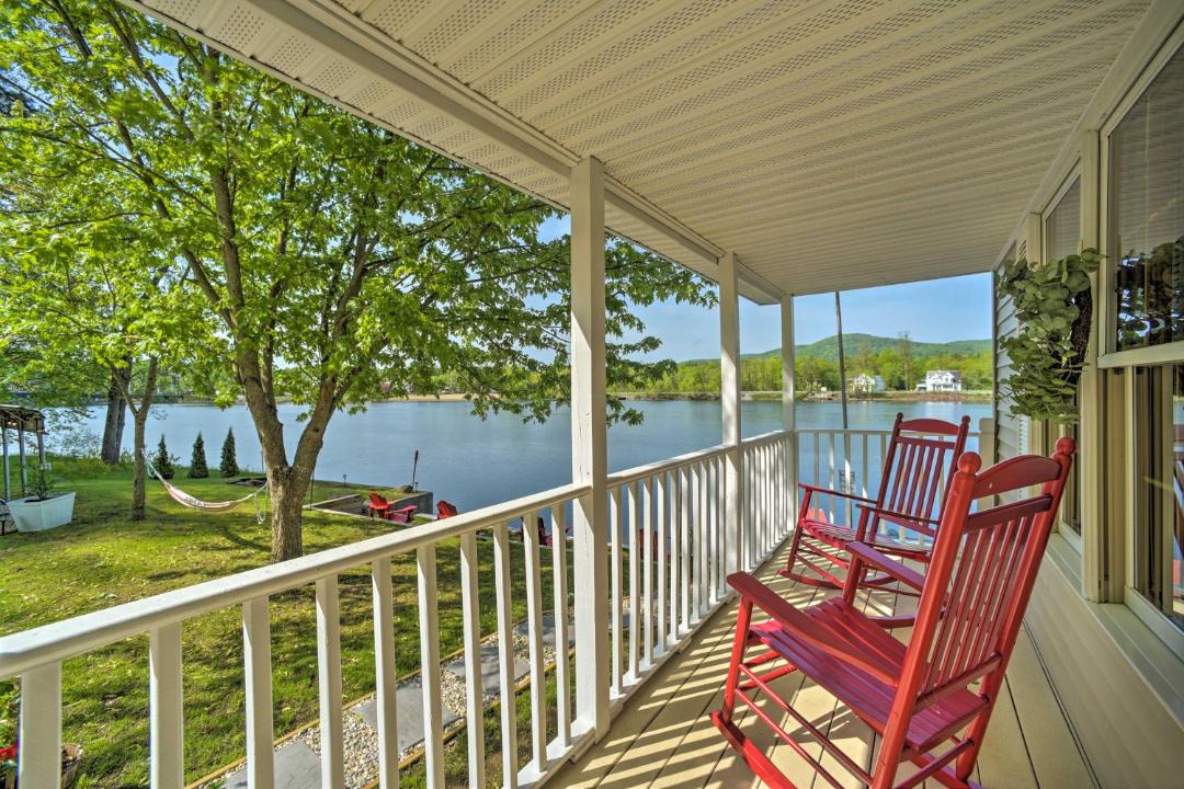 Photo of Patio Balcony in Lake Luzerne