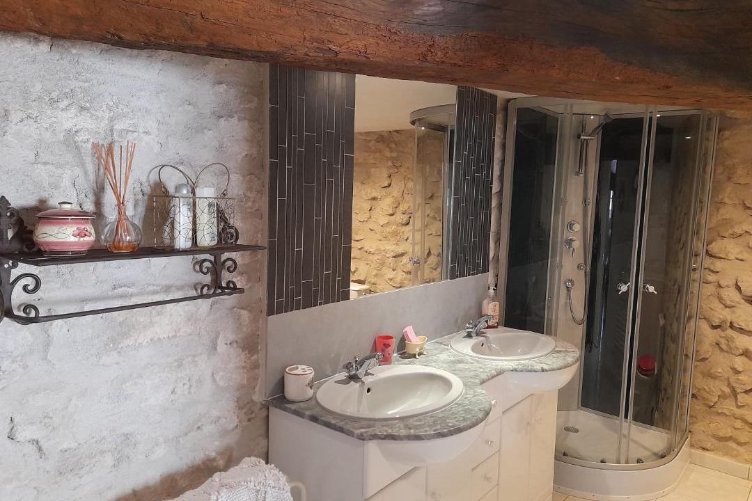 Photo of Bathroom in Commercy