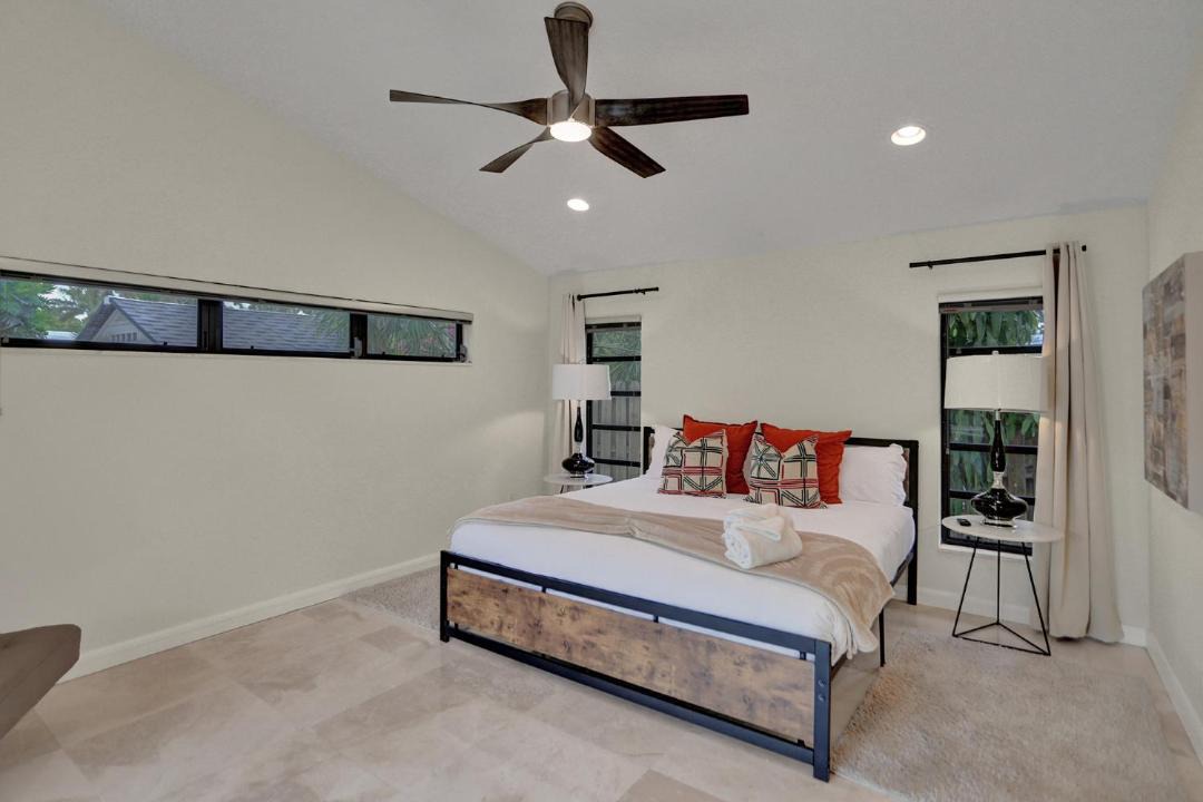 Photo of Bedroom in Wilton Manors