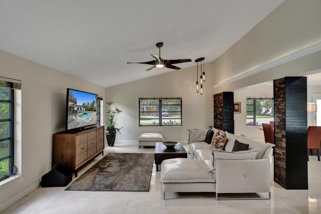 Photo of Livingroom in Wilton Manors