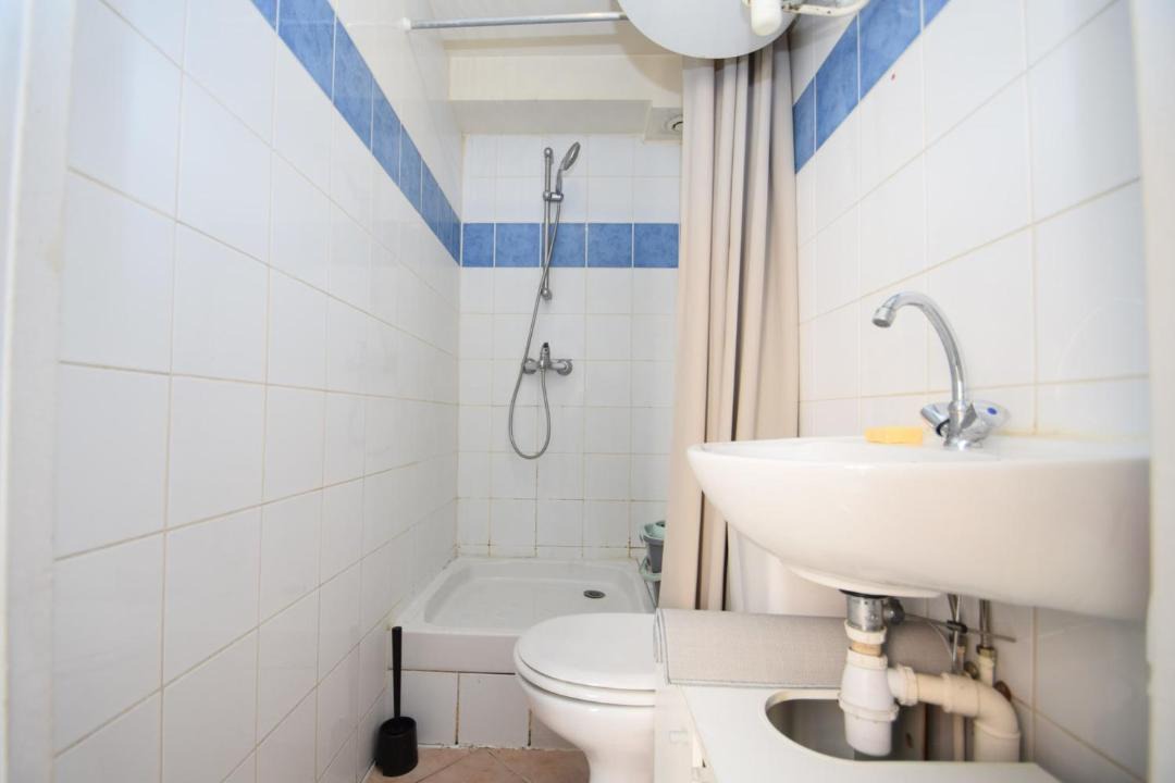 Photo of Bathroom in Montreuil