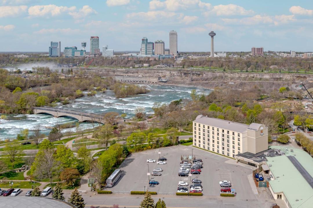 Photo of Others in Downtown Niagara Falls
