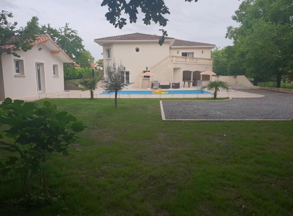 Photo of Others in Bassens