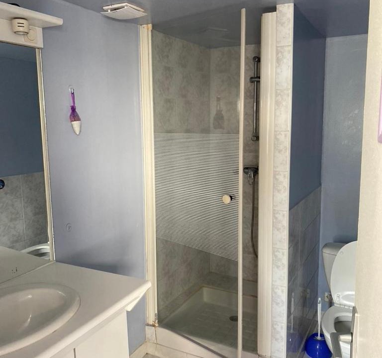 Photo of Bathroom in La Chapelle-dʼAngillon