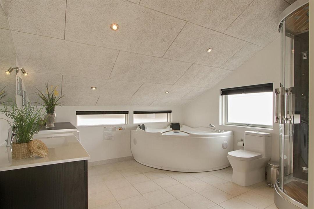 Photo of Bathroom in Haurvig