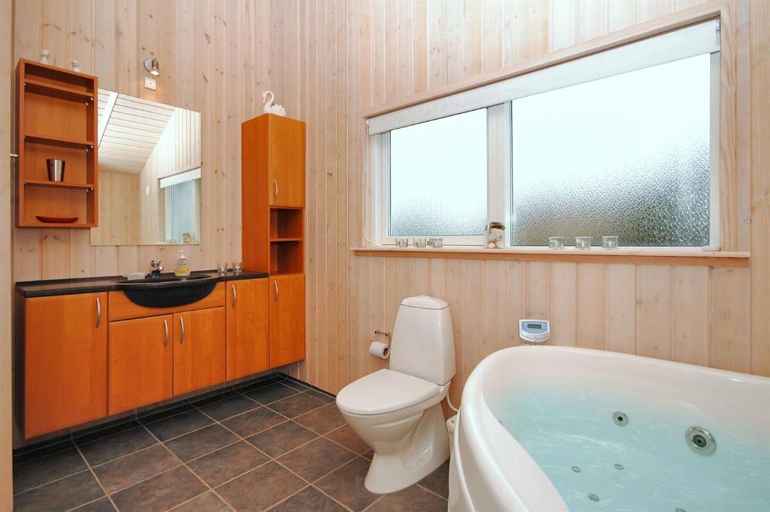 Photo of Bathroom in Haurvig