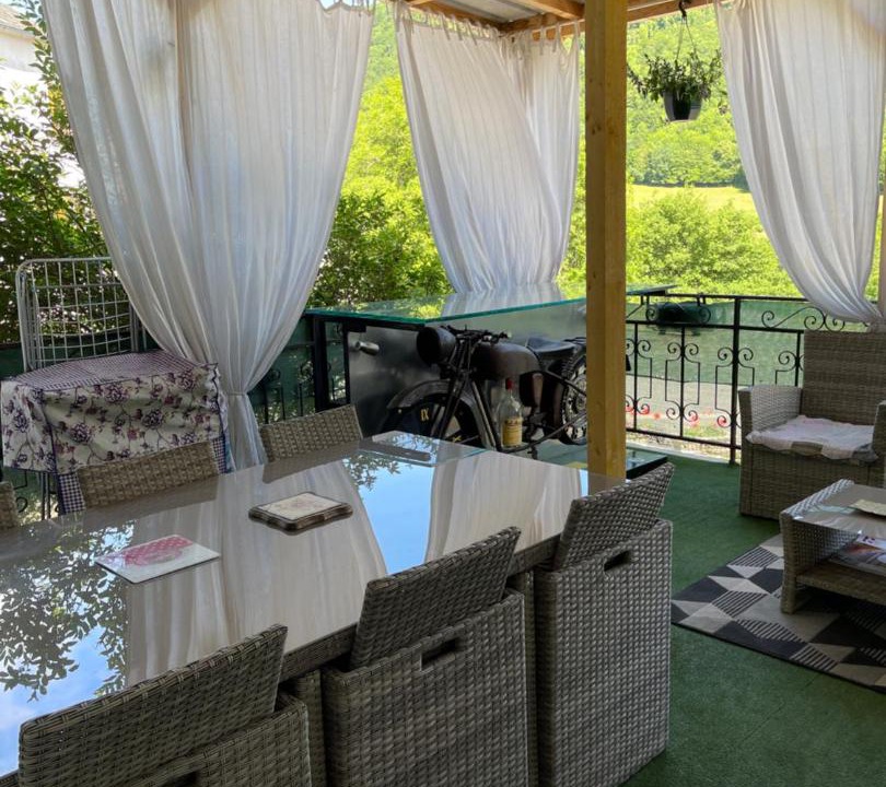 Photo of Patio Balcony in Saint-Martin-sous-Vigouroux