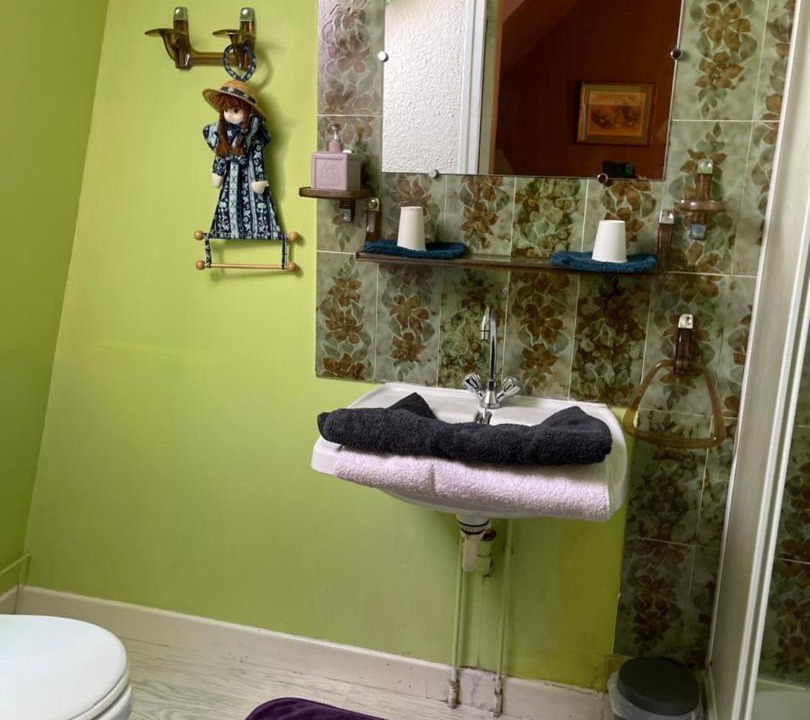 Photo of Bathroom in Saint-Martin-sous-Vigouroux