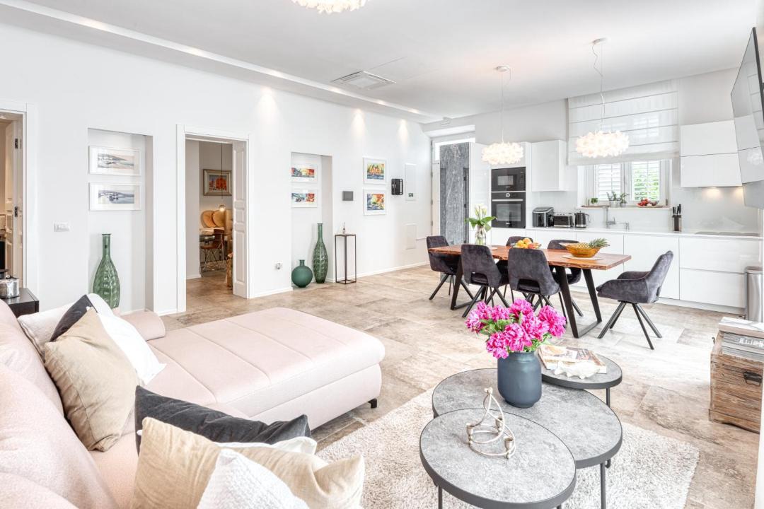 Photo of Livingroom in Pile