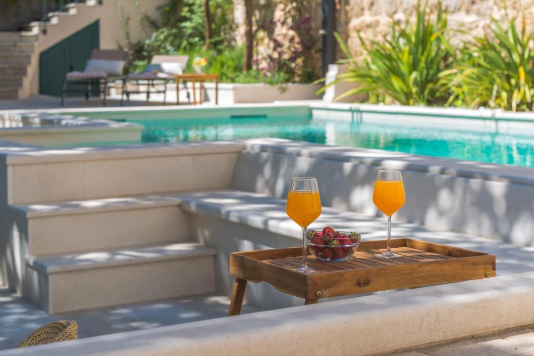 Photo of Patio Balcony in Pile