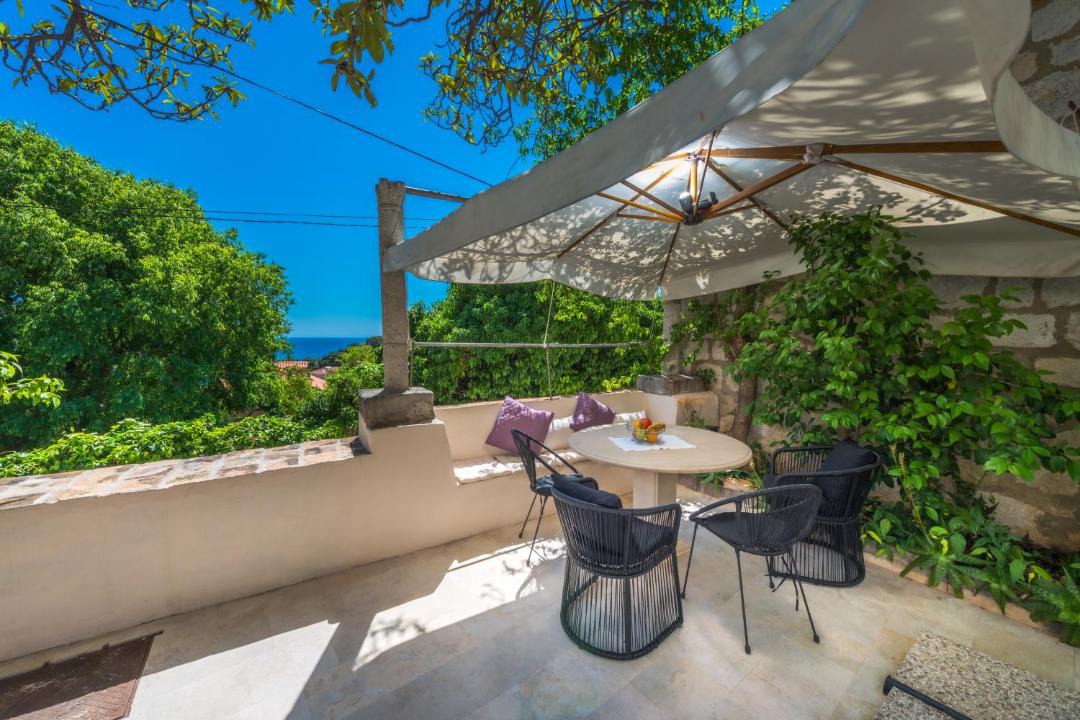 Photo of Patio Balcony in Pile