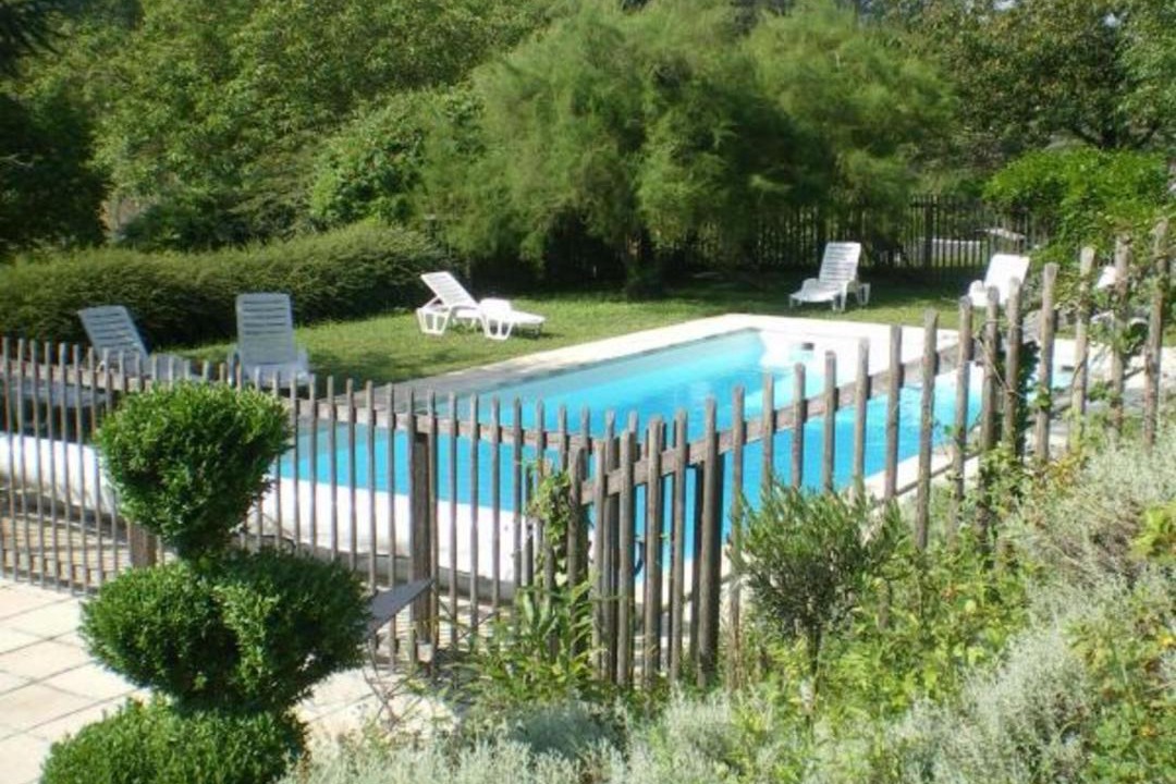 Photo of Others in Cravant-les-Coteaux