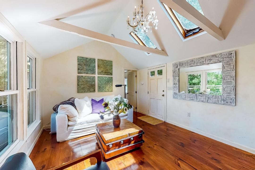 Photo of Livingroom in East Falmouth