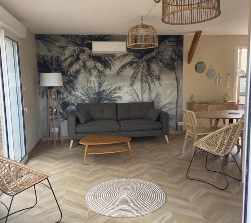 Photo of Others in Thesee