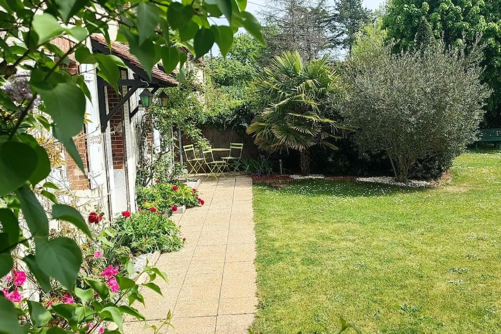 Photo of Others in Montcresson