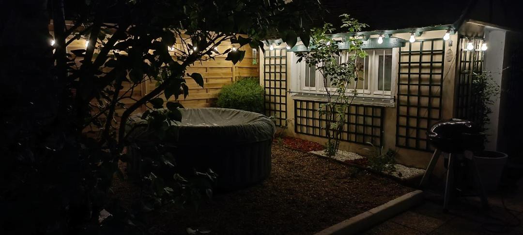 Photo of Buildings in Montcresson