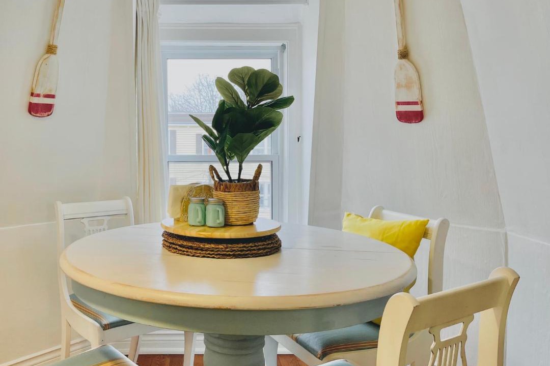 Photo of Others in Queens Square