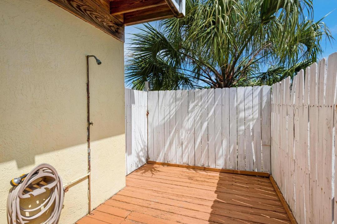 Photo of Patio Balcony in Holiday Isle