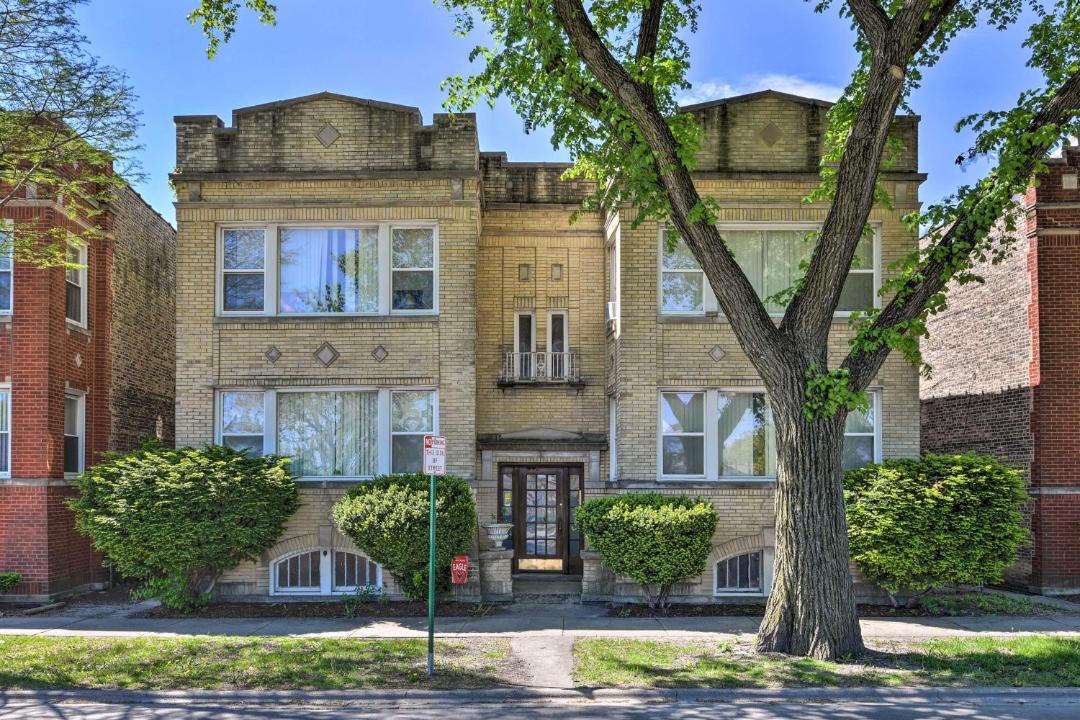 Photo of Buildings in Oak Park