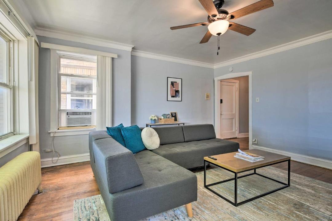 Photo of Livingroom in Oak Park