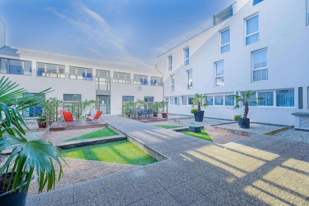 Photo of Others in Idron