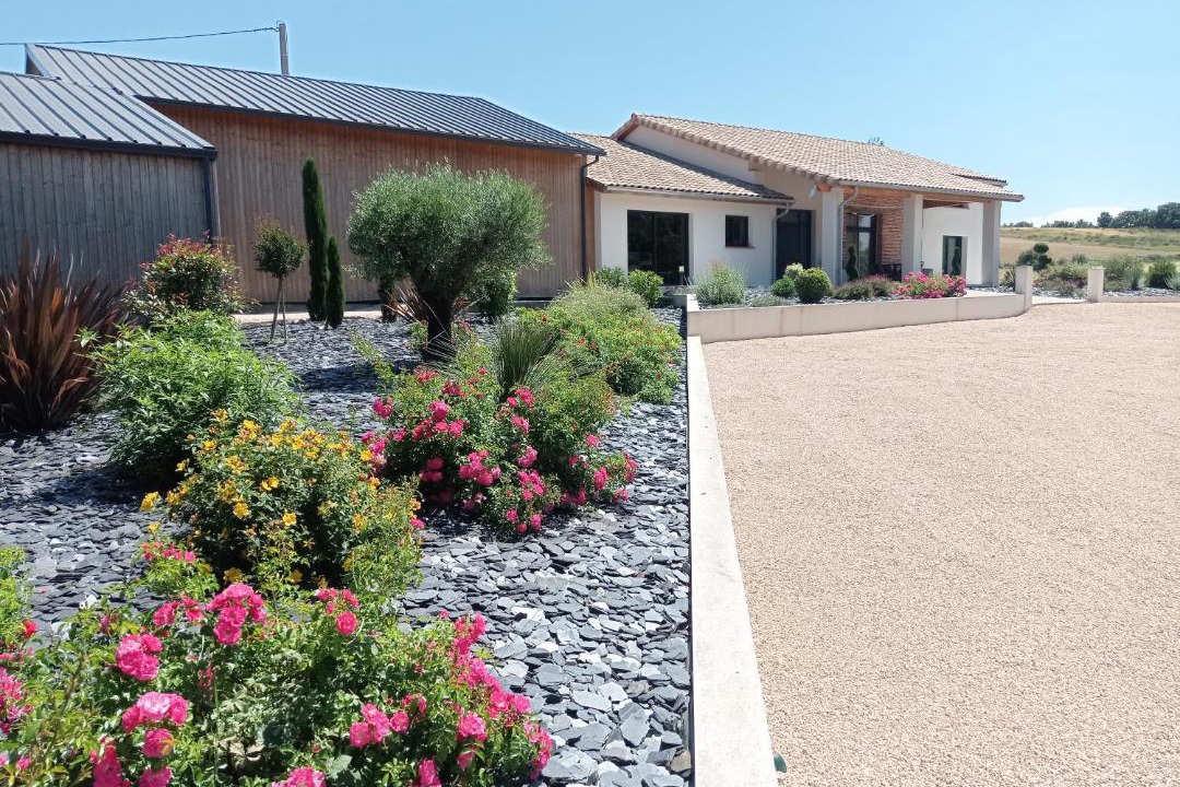 Photo of Buildings in Lias