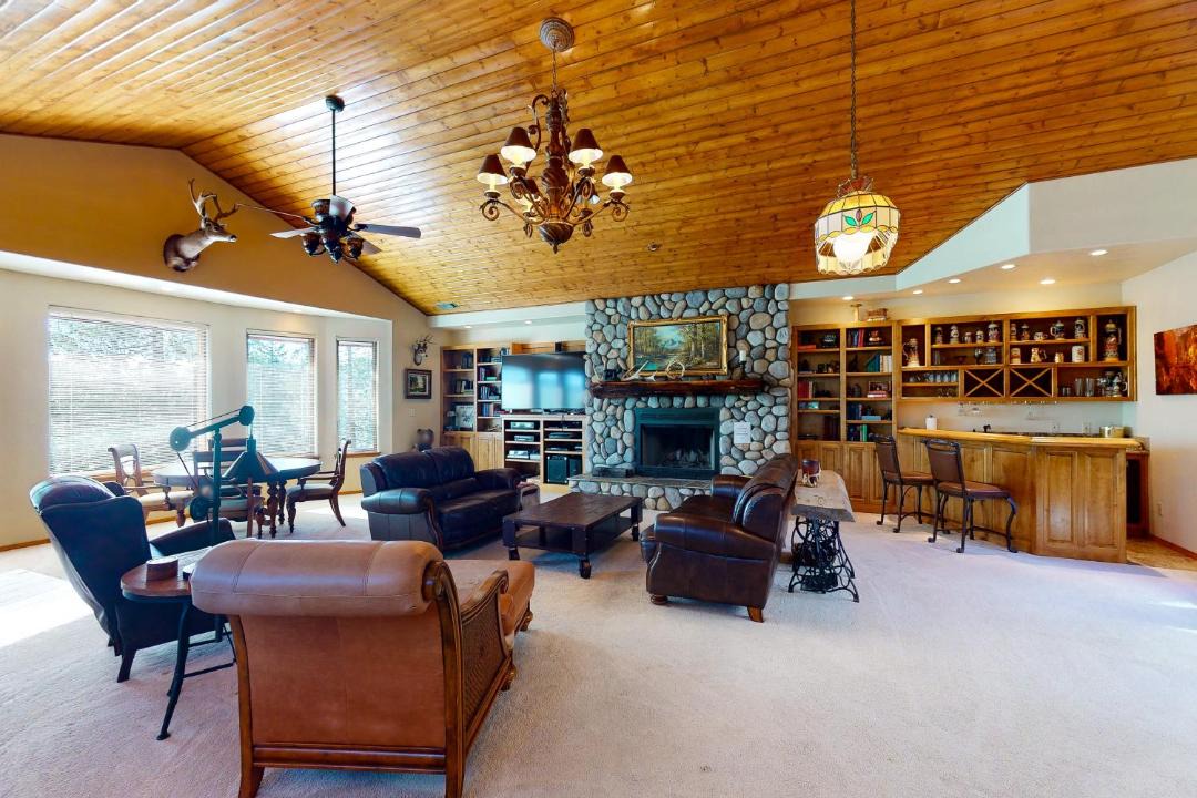 Photo of Livingroom in Bass Lake