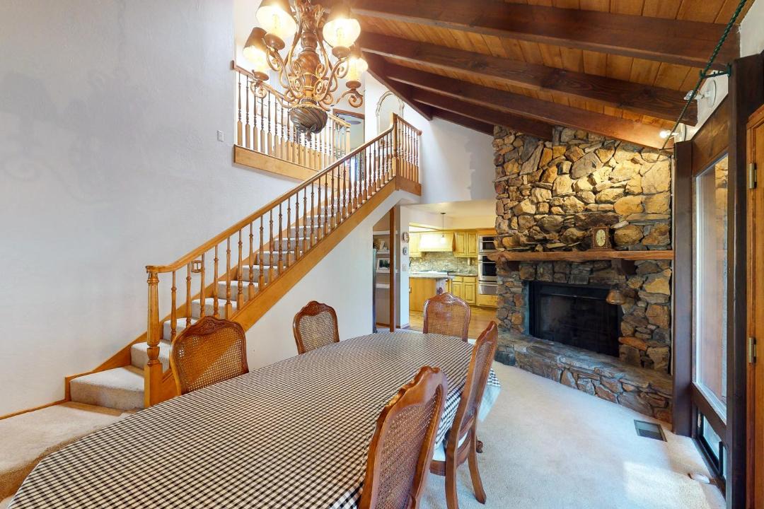 Photo of Livingroom in Bass Lake