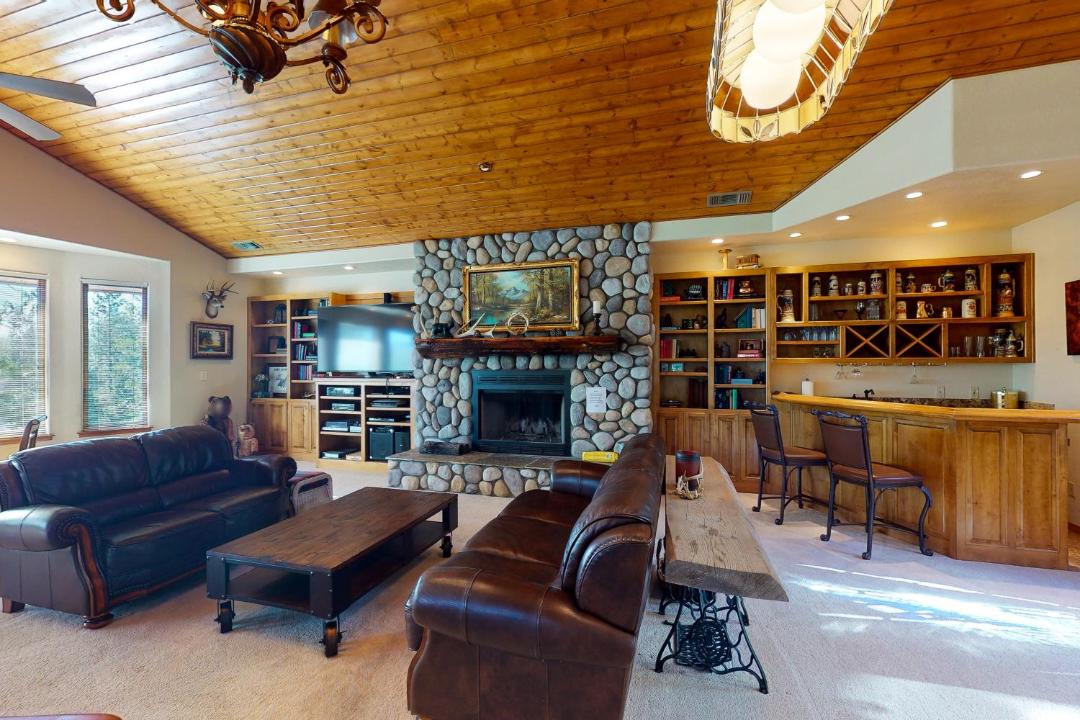 Photo of Livingroom in Bass Lake