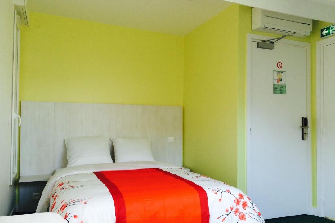 Photo of Bedroom in Saint-Cloud
