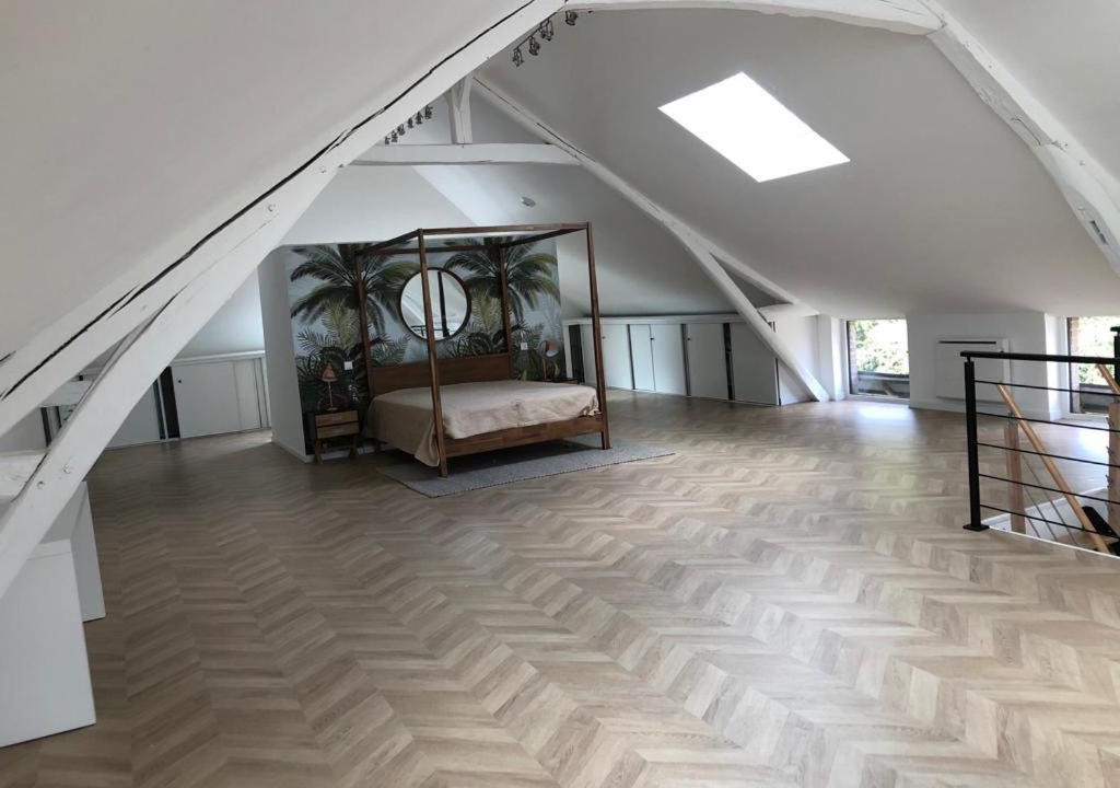 Photo of Others in Emanville