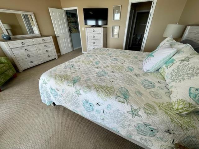 Photo of Bedroom in Surfside Beach