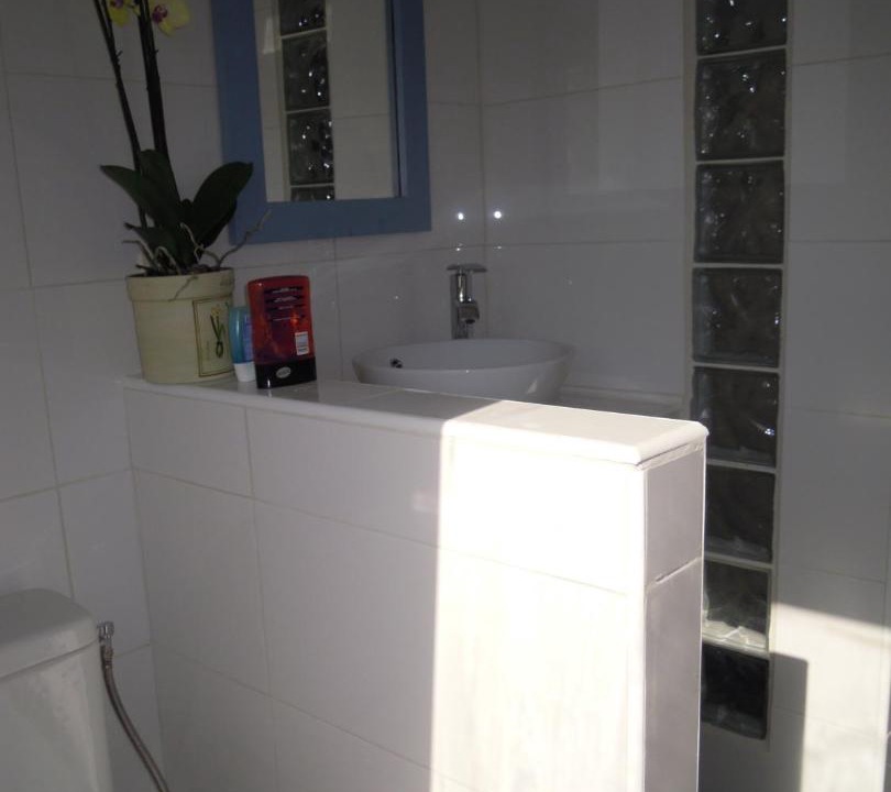 Photo of Bathroom in Erondelle