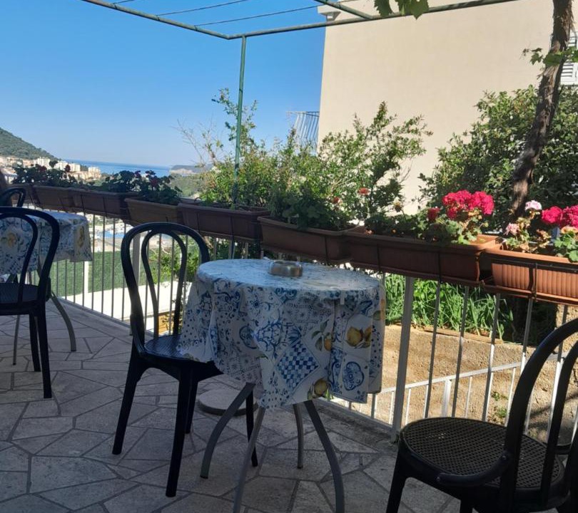 Photo of Patio Balcony in Gornji Kono