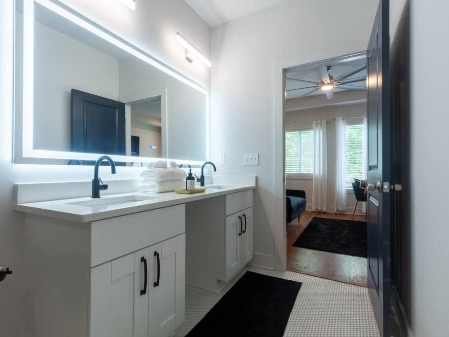 Photo of Bathroom in Peoplestown